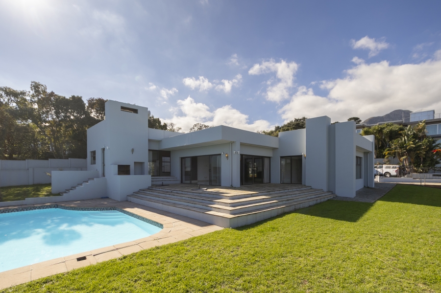To Let 4 Bedroom Property for Rent in Helderberg Estate Western Cape
